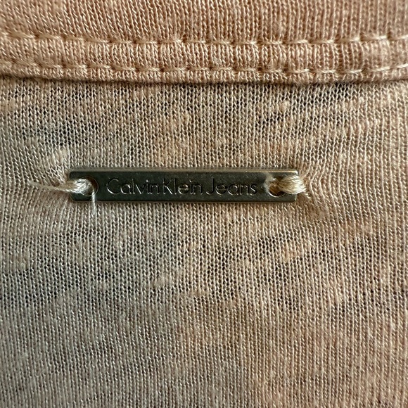 Calvin Klein Jeans Pink Ruffled Short Sleeve Babydoll T- Shirt (Linen / Rayon) - Picture 3 of 8